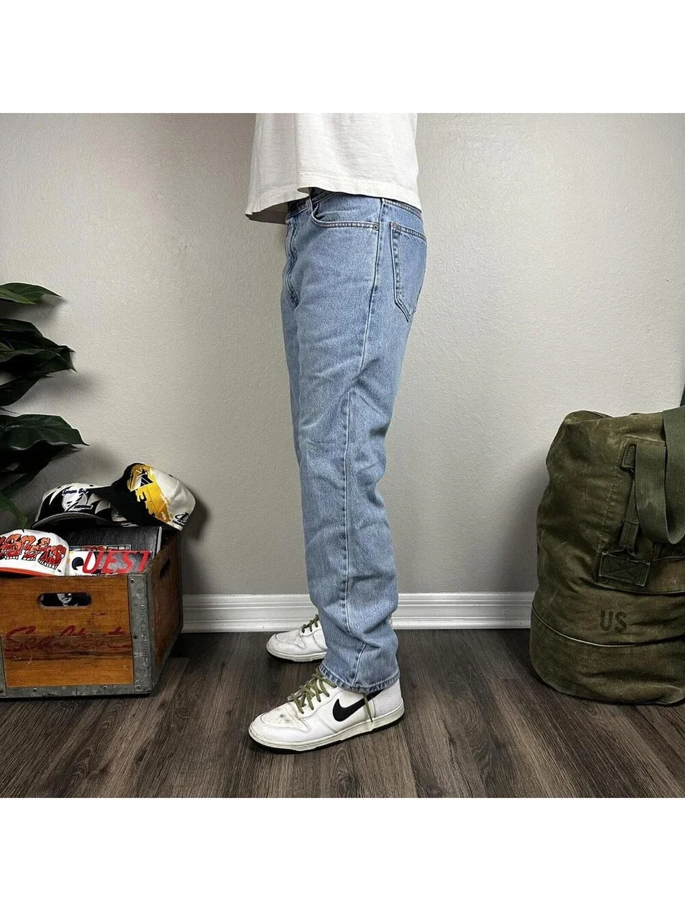 Vintage 90s Levi Strauss blue denim straight fit jeans  34x30